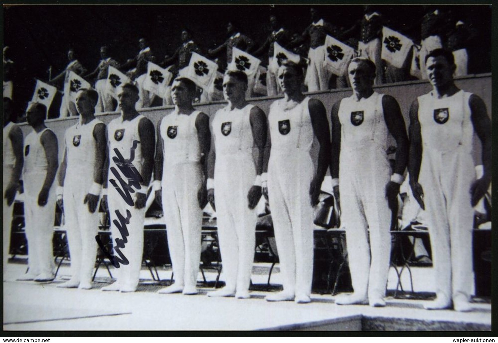 Berlin-Deutschlandhalle 1936 S/w.-Foto: Deutsche Turnmannschaft Mit Walter Steffens + Orig. Autogr. "Walter Steffens" =  - Gymnastics