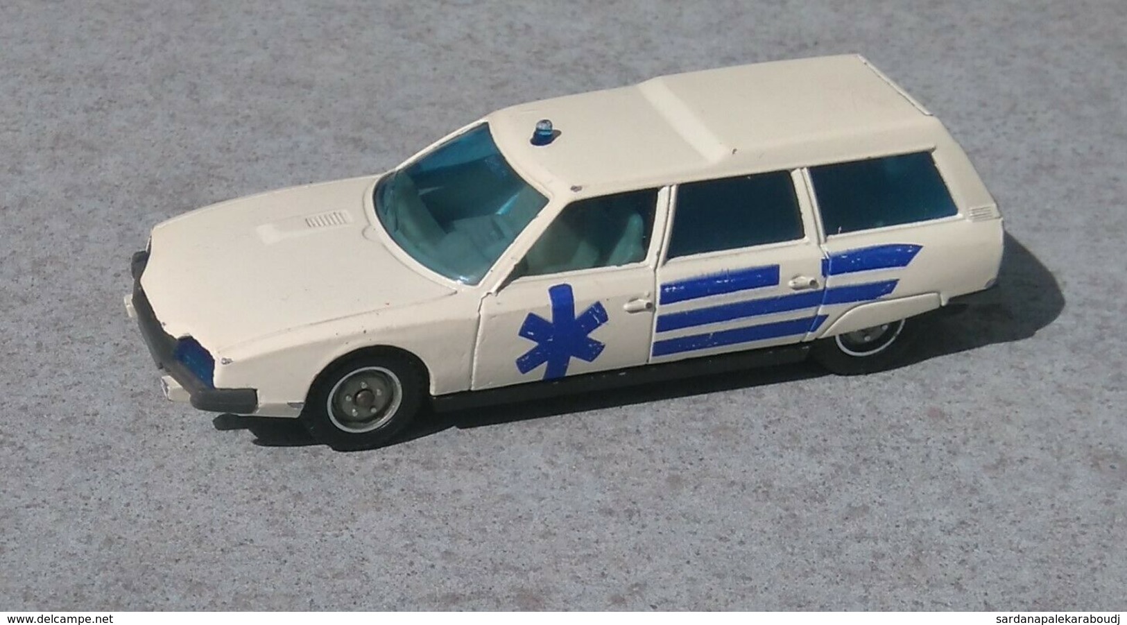 Solido Ambulance CITROËN CX Break 2400. - Toy Memorabilia