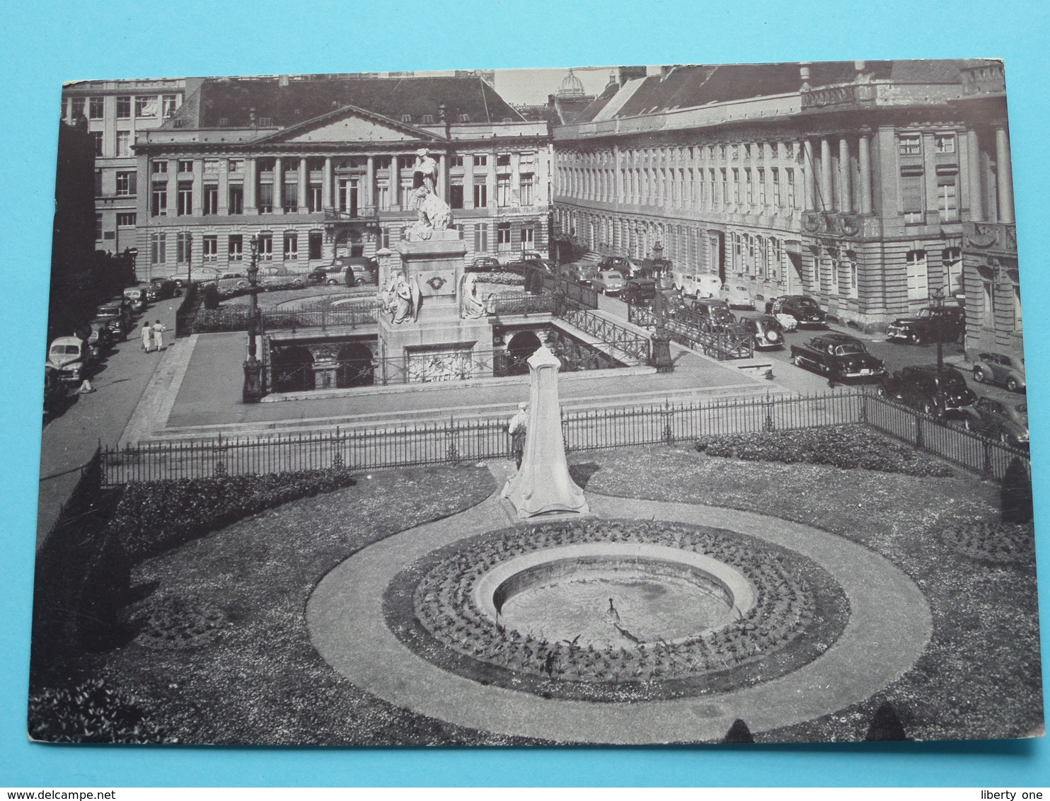 La Place Des MARTYRS - Het Martelarenplein ( Ed. PALLAS ) Anno 19?? ( Voir / Zie Foto's ) ! - Marktpleinen, Pleinen