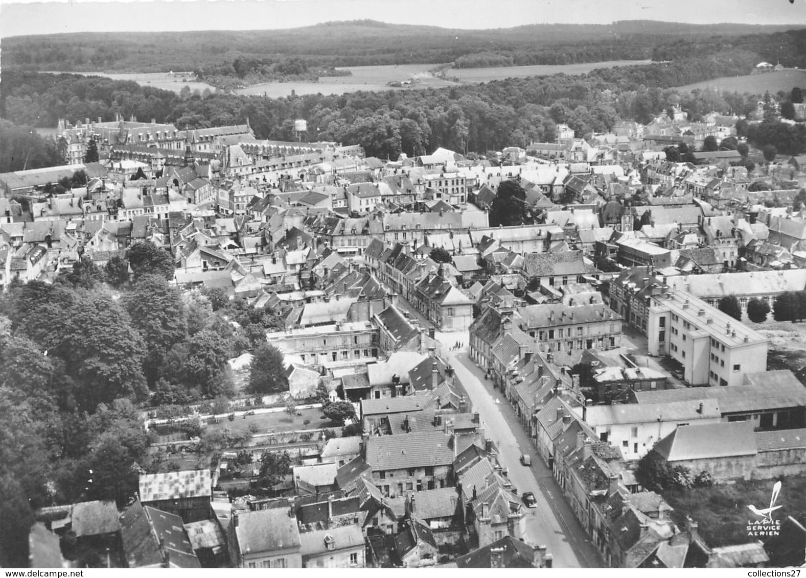 02-VILLERS-COTTERETS- RUE DEMOUSTIER ET LES ECOLES  VUE DU CIEL - Villers Cotterets