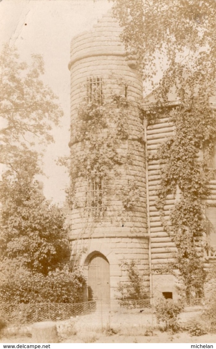 CPA  PHOTO  77    FONTAINEBLEAU-AVON---TAMPON ROUGE " ALEXANDRE , PHOTOGRAPHE 45 AVENUE DU CHEMIN DE FER "---1914 - Fontainebleau