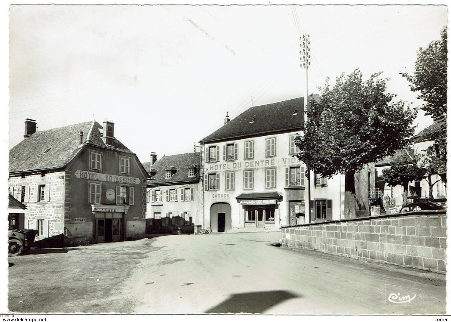 CPSM - 15 - NEUVEGLISE - La Place - - Andere & Zonder Classificatie