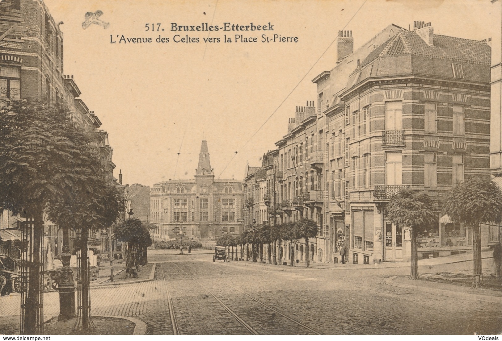 CPA - Belgique - Brussels - Bruxelles - Etterbeek - L'avenue Des Celtes Vers La Place St-Pierre - Etterbeek