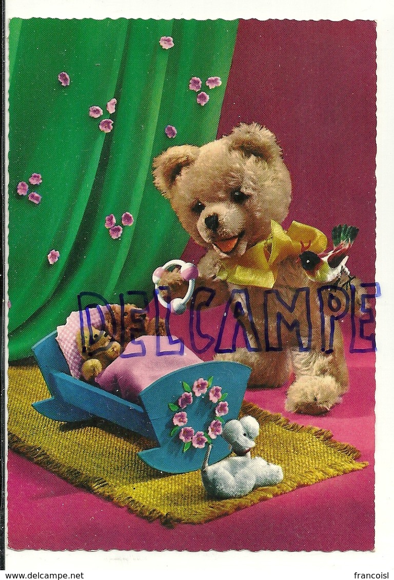 Jouets. Nounours Humanisé. Bébés Dans Un Berceau, Hochet. 1957 - Jeux Et Jouets