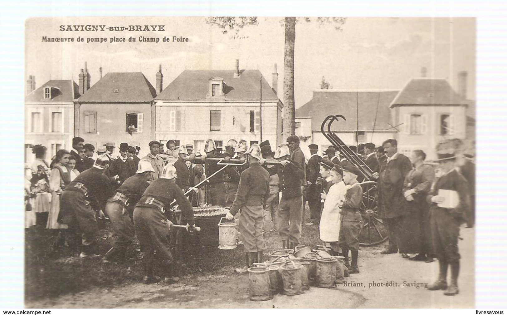 CPA Savigny-sur- Bray (41) Manoeuvre De Pompe Place Du Champ De Foire - Autres & Non Classés