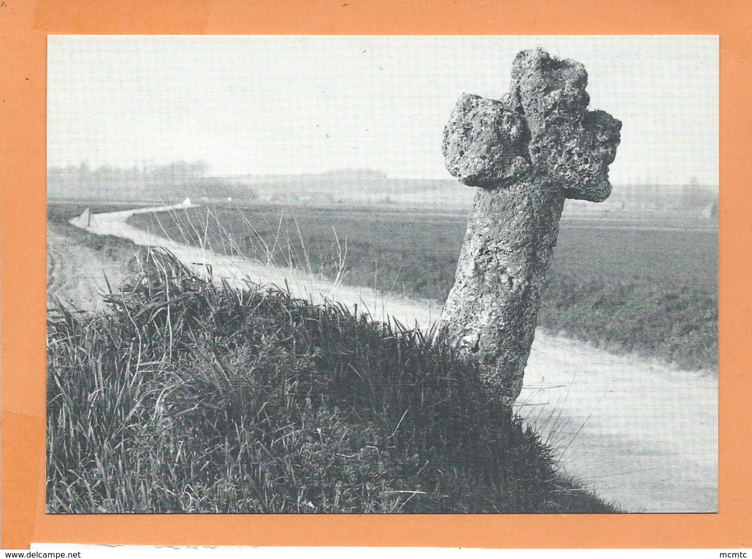 CPM - Images De Picardie - 107 - Croix De Pierre à Oisemont - Oisemont