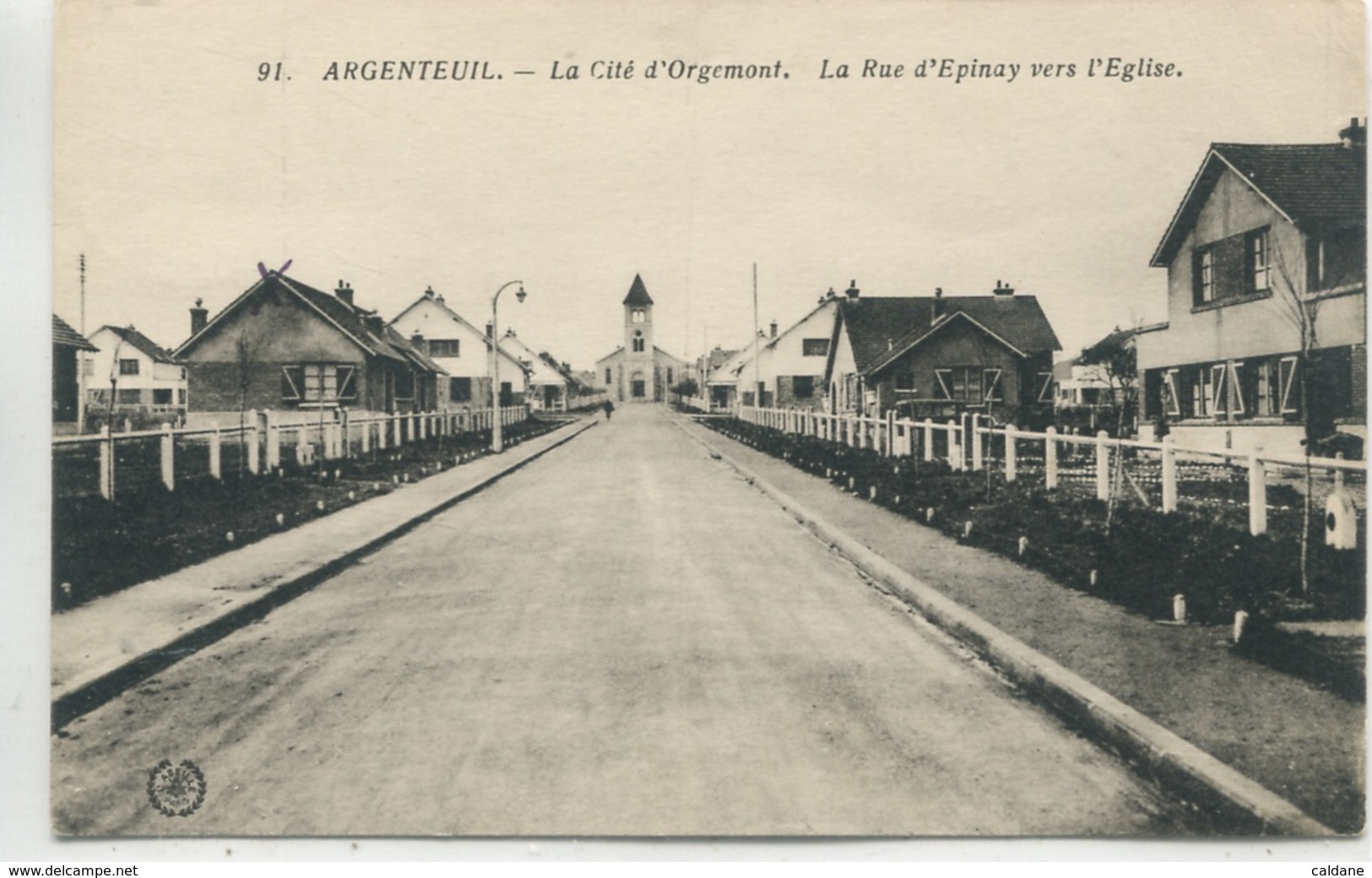 - 95  -VAL-d'OISE - ARGENTEUIL - La Cité  D'Orgemont. - La  Rue  D'Epinay  Vers  L'Eglise - Argenteuil