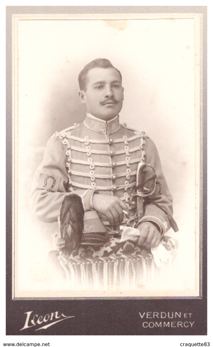 Cdv   HUSSARD  EPEE ET GANTS - Guerre, Militaire