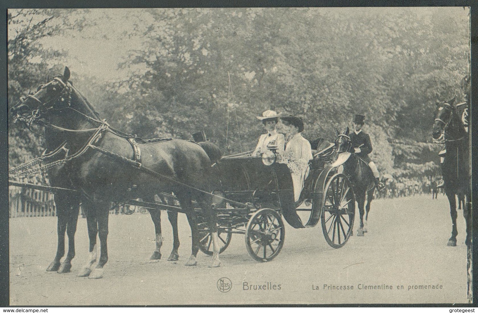 C.P. De BRUXELLES Avec La Princesse Clémentine En Promenade Dans Sa Calèche Tirée Par 2 Chevaux Le 28 Oct 1910 -  13952 - Celebridades