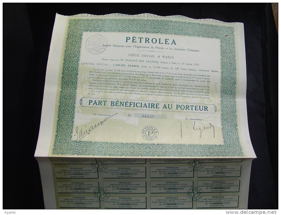 Part Beneficiaire"Petroléa"Pétrole Et Industrie Chimique"Paris 1922 Excellent état;,avec Tous Les Coupons - Aardolie