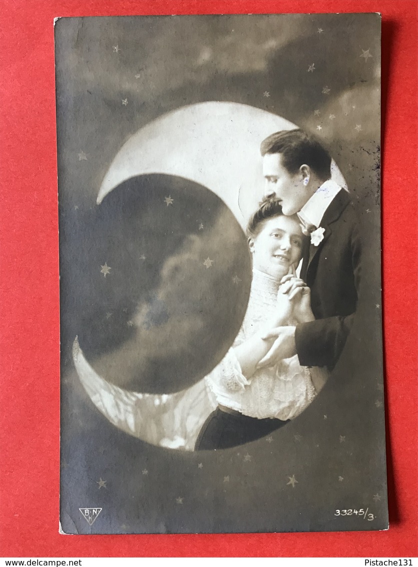 1910 - SURREALISME - COUPLE AMOUREUX DANS LA LUNE - KOPPEL VERLIEFDEN IN DE MAAN - Parejas