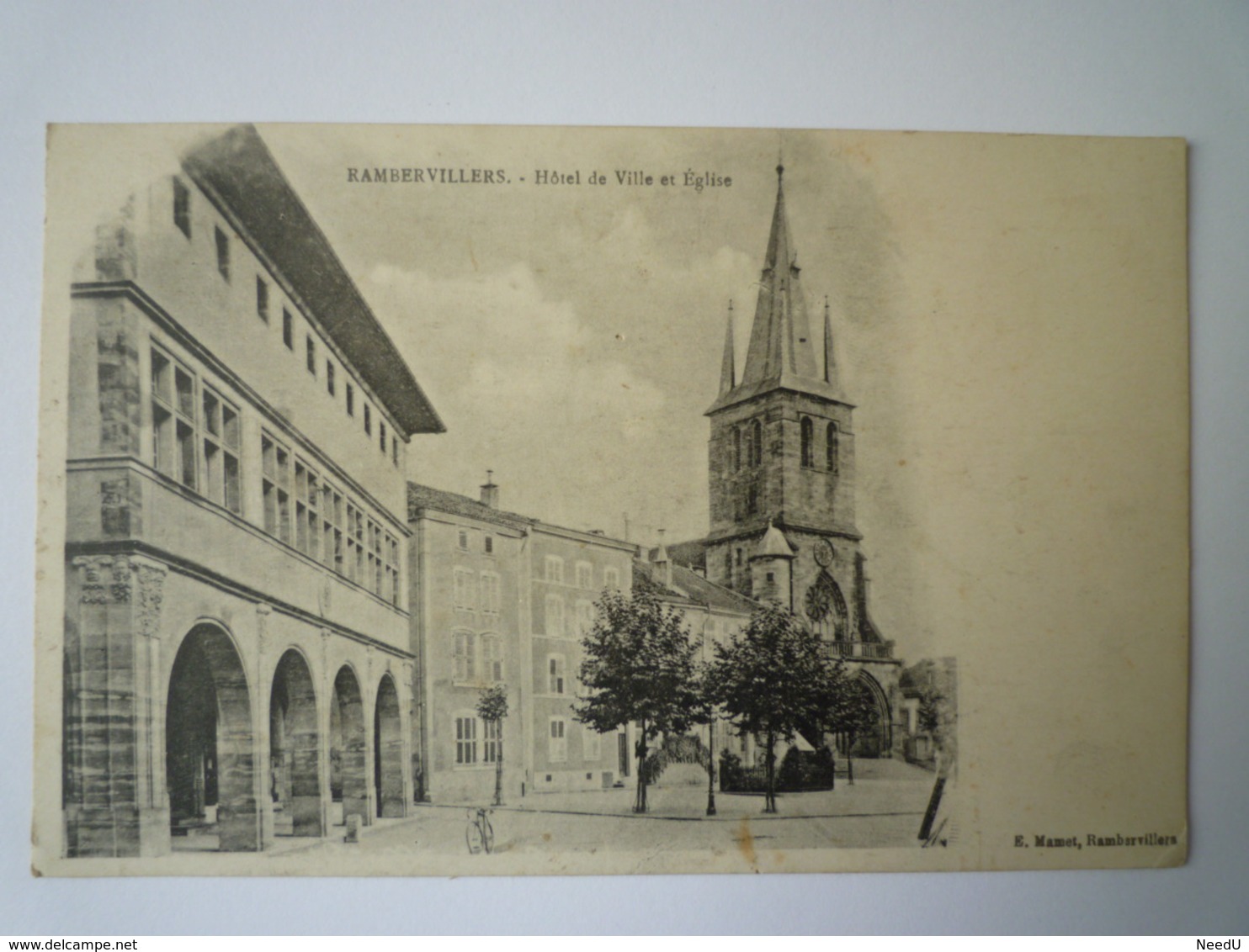 GP 2019 - 1216  RAMBERVILLERS  (Vosges)  :  Hôtel De Ville Et Eglise   1918   XXX - Rambervillers