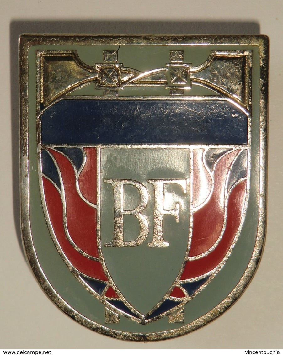 Rare Insigne De Pompier De La Banque De France - Firemen