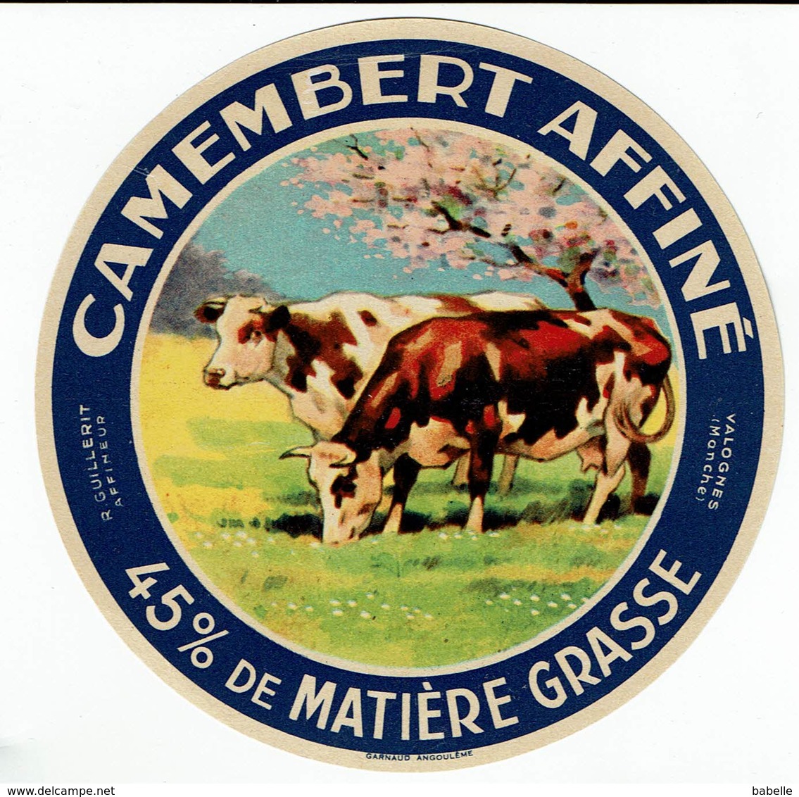 Et. Camembert Affiné - 45 % - 2 Vaches Au Pré Sous Pommier En Fleurs - Fromage