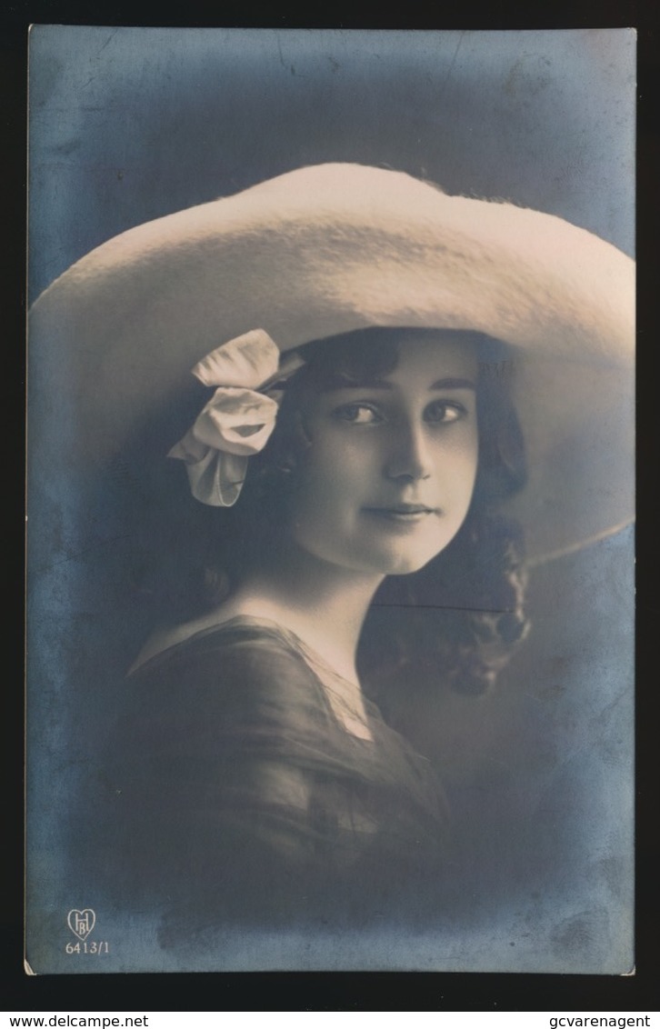 BELLE FILLETTE   MOOI MEISJE    CARTE PHOTO  FOTOKAART - Femmes