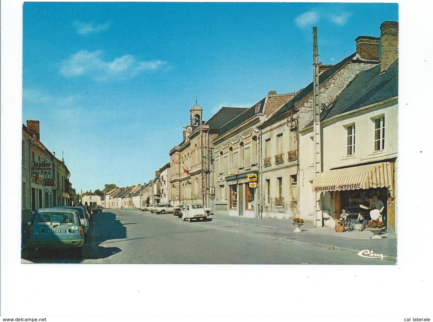 02 Sissonne AISNE Rue De L'Hôtel De Ville 2 Scans TB - Sissonne