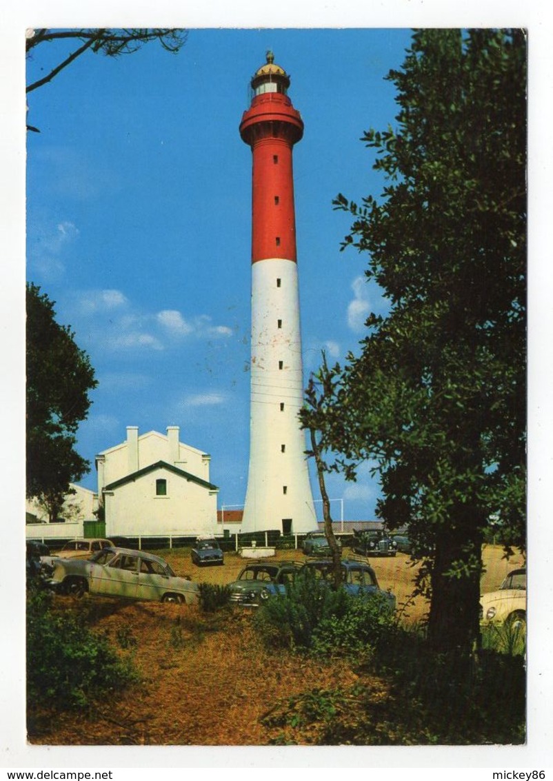 LA TREMBLADE -- Phare De La Coubre..( Voitures  Dont Renault 4 CV )......à  Saisir - La Tremblade