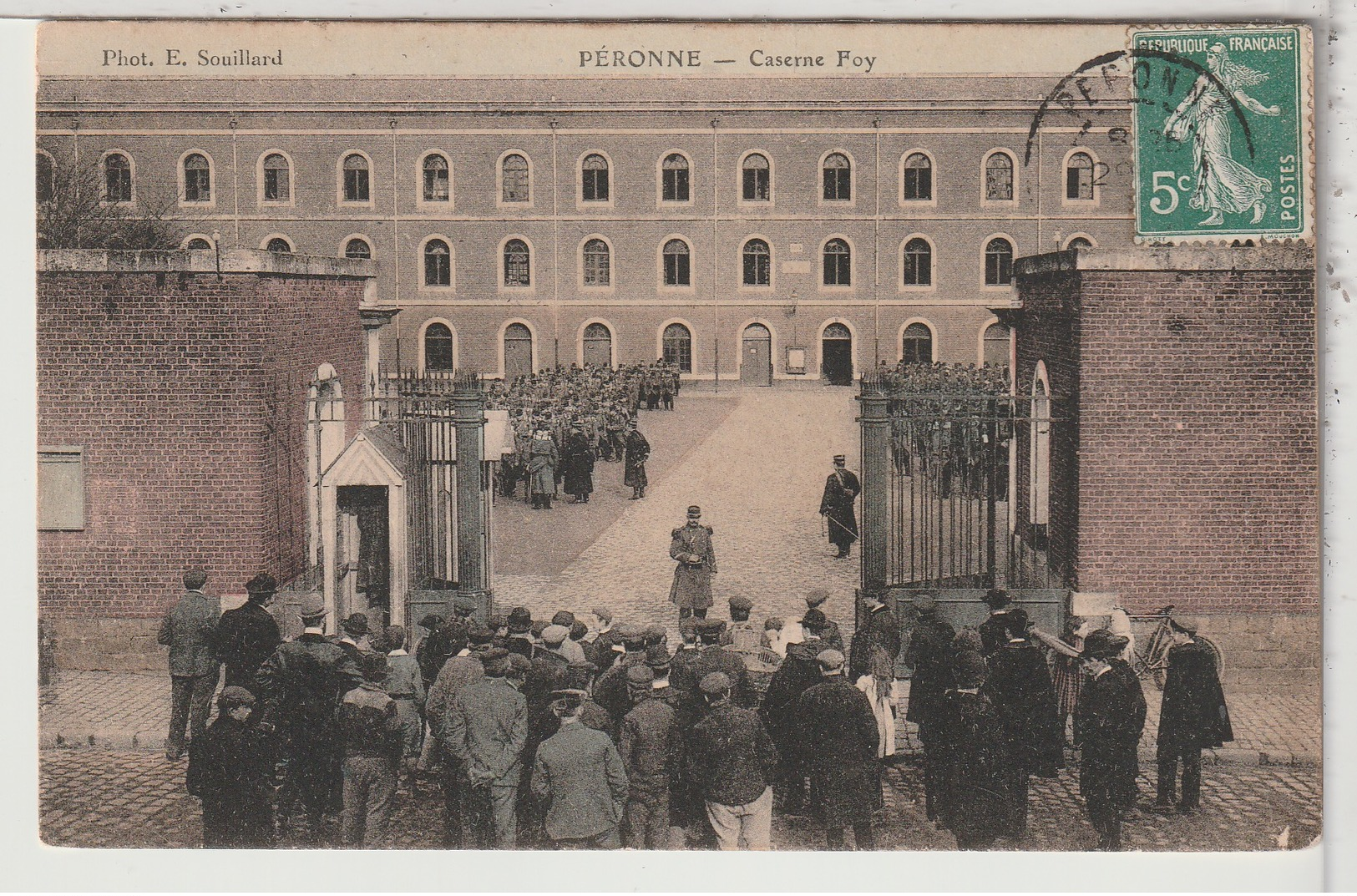 80 - PERONNE - Caserne Foy Animée - Peronne