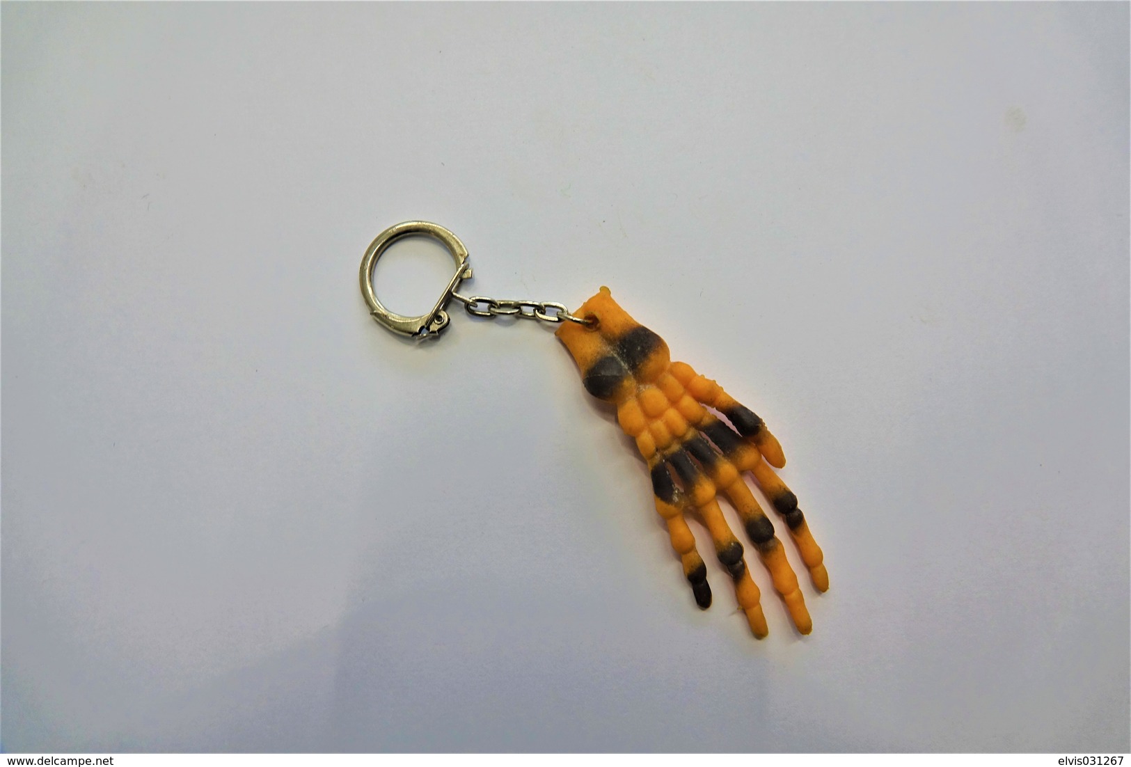 Vintage KEYCHAIN : SKELETON HAND  -  RaRe - 1980's - Porte-cles - Porte-clefs