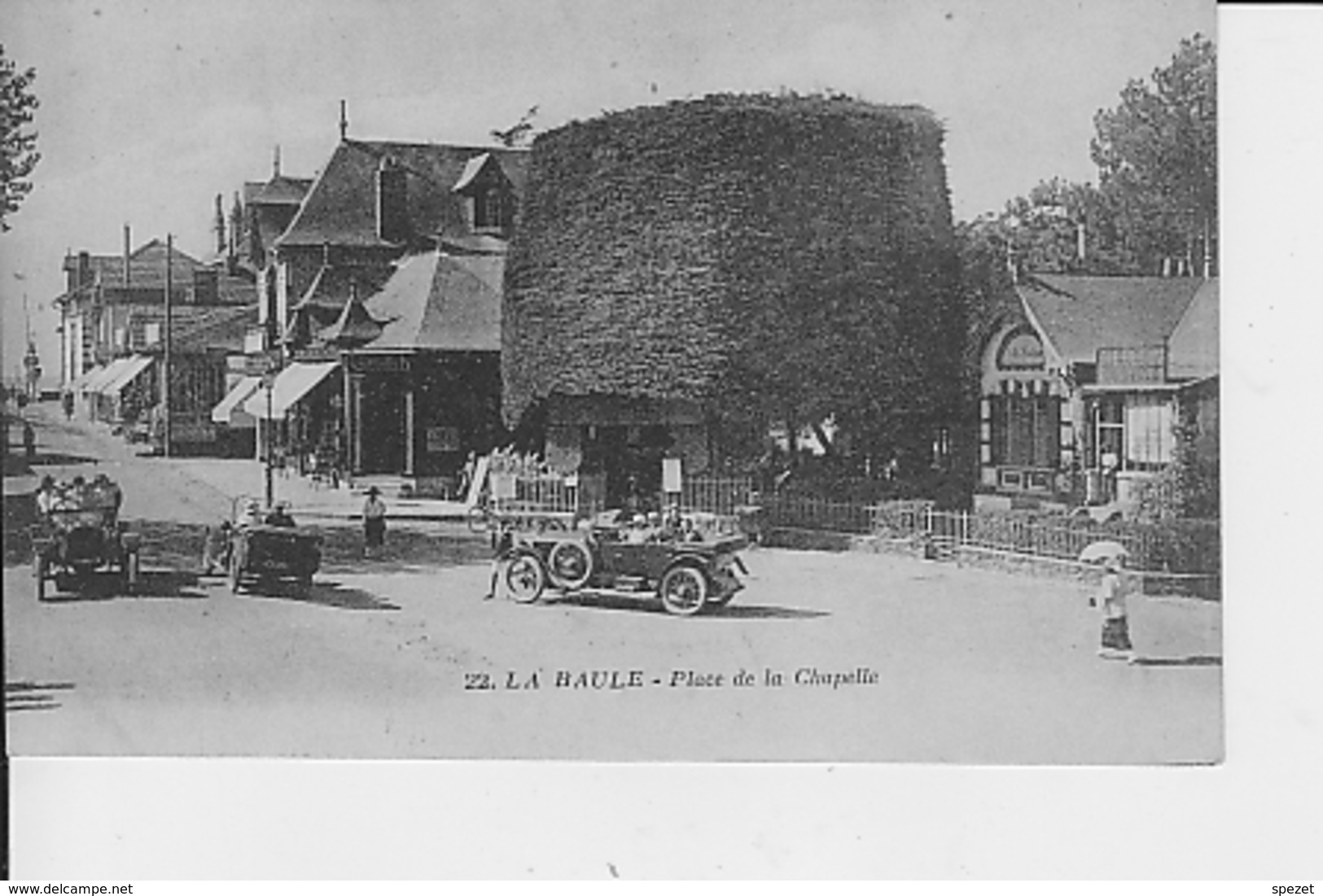 LA BAULE : Place De La Chapelle - La Baule-Escoublac