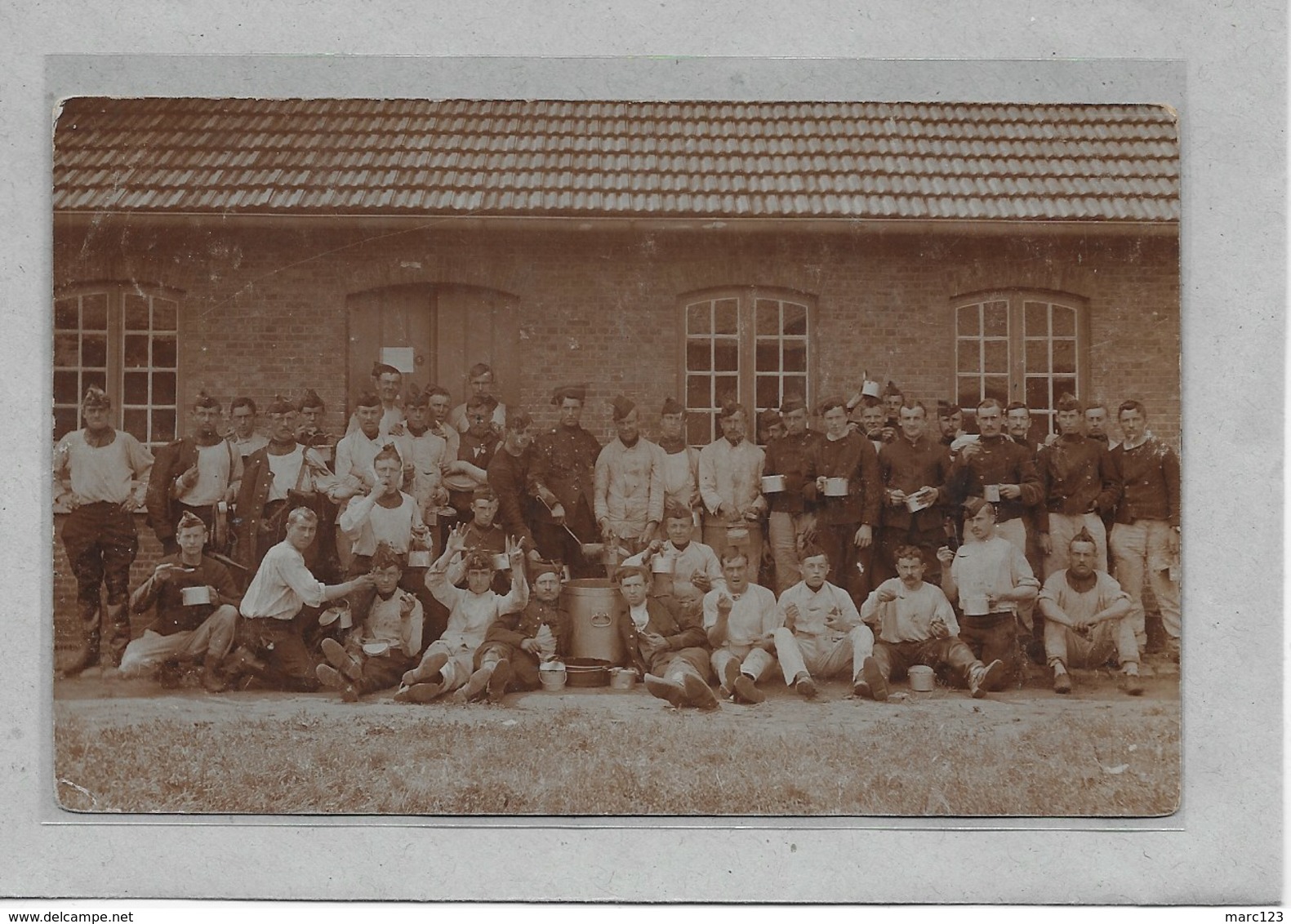 LEOPOLDSBURG (KAMP VAN BEVERLOO):  FOTOKAART- SOLDATEN-MILITARIA-KAZERNE - Leopoldsburg (Camp De Beverloo)