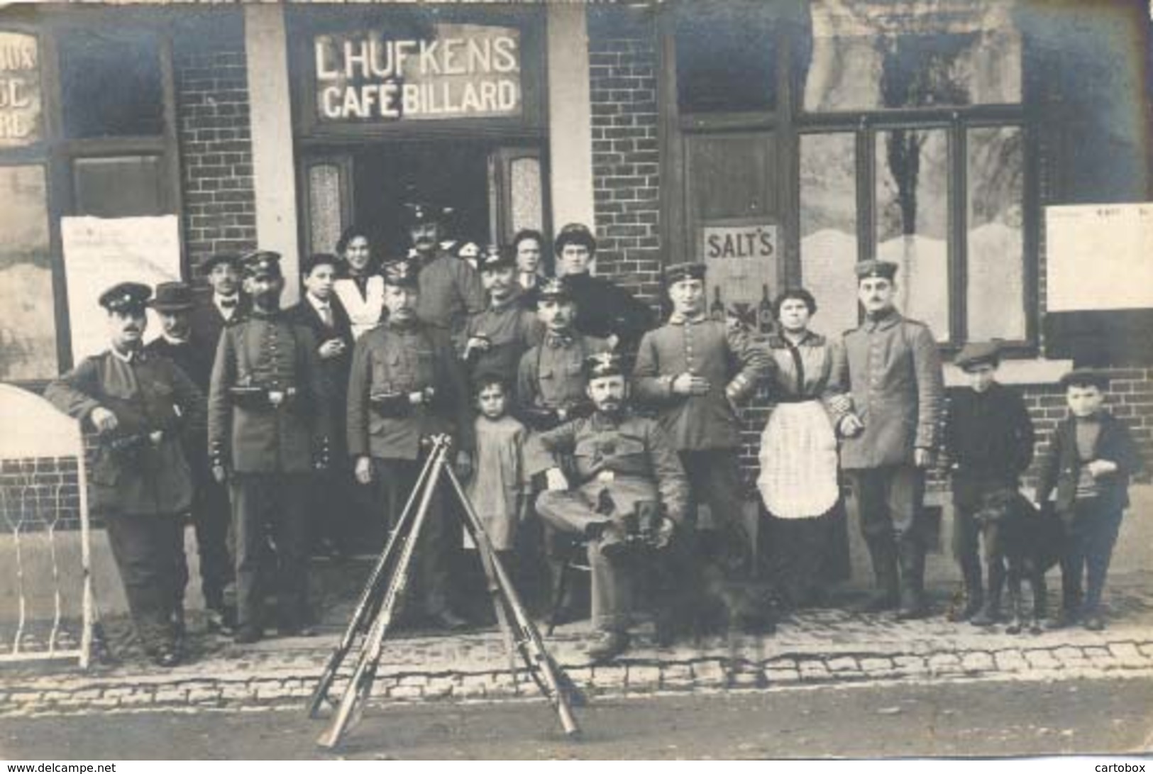 Ternaaien (Klein Ter Naaien) (La Naye) (Wezet), L. Hufkens Café Billard (originele Fotokaart) (militairen) - Visé