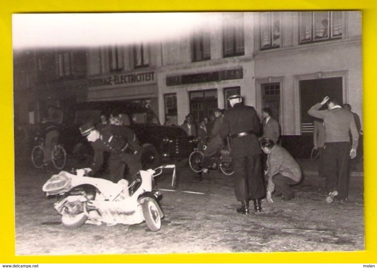 Ca©1955 Te Lokalizeren In OOSTENDE Ca©1955 FOTO De Zeewacht RIJKSWACHT RIJKSWACHTER GENDARME GENDARM PHOTO Erfgoed 3401 - Oostende