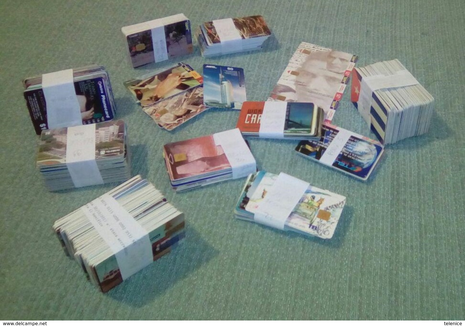 444 Phonecards From America And Oceania - Collezioni