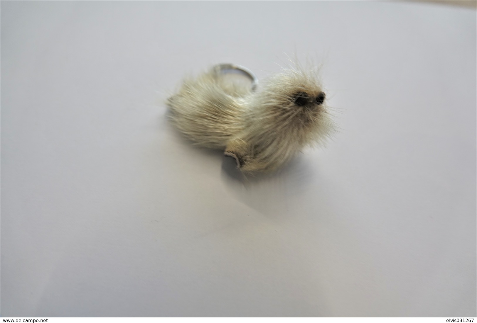 Vintage KEYCHAIN : WHITE GERMAN ALTMANN REAL FUR SEAL - Collectable -  RaRe - 1970's - Porte-cles - Porte-clefs