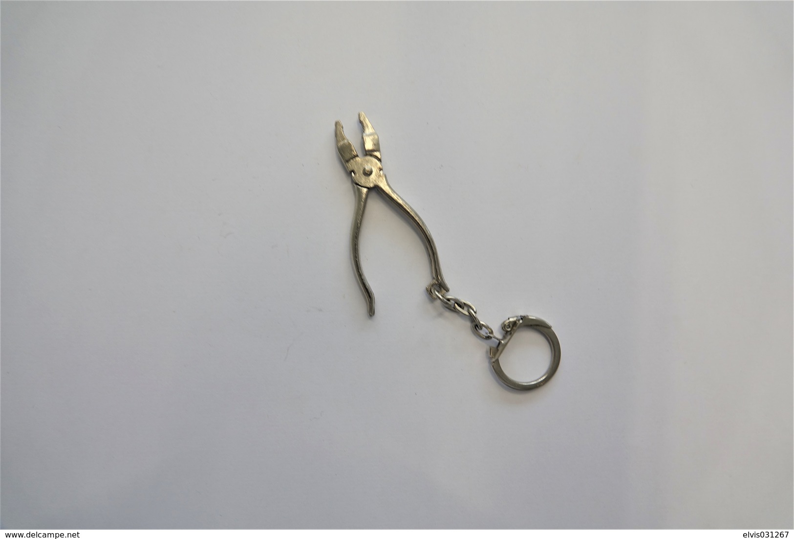 Vintage KEYCHAIN : MINIATURE TOOL PLIERS - RaRe - 1970's - Porte-cles - Porte-clefs