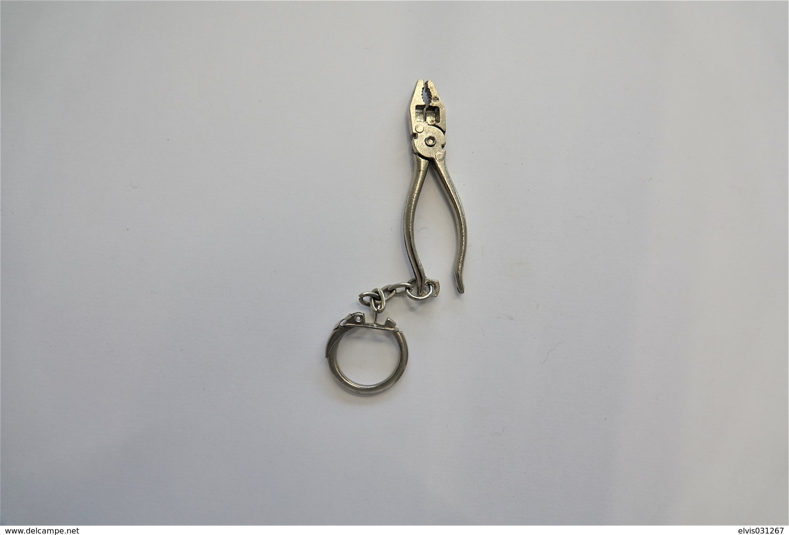 Vintage KEYCHAIN : MINIATURE TOOL PLIERS - RaRe - 1970's - Porte-cles - Porte-clefs