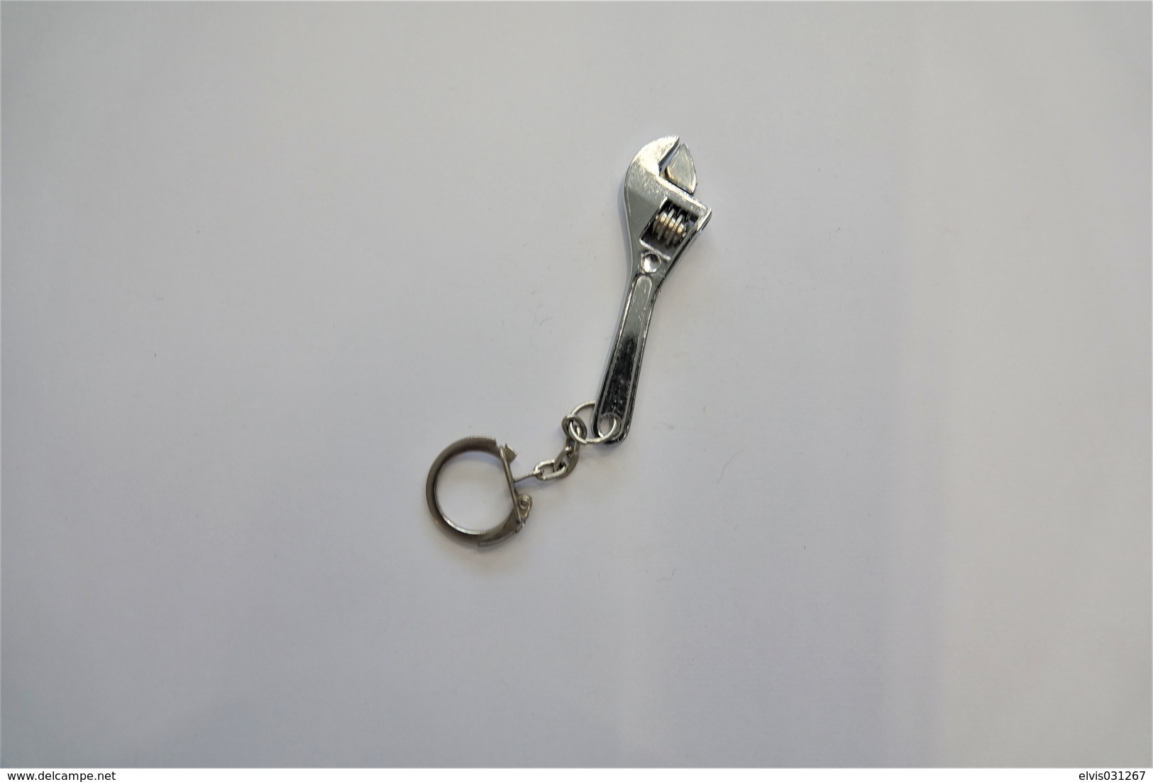 Vintage KEYCHAIN : MINIATURE TOOL WRENCH - RaRe - 1970's - Porte-cles - Porte-clefs