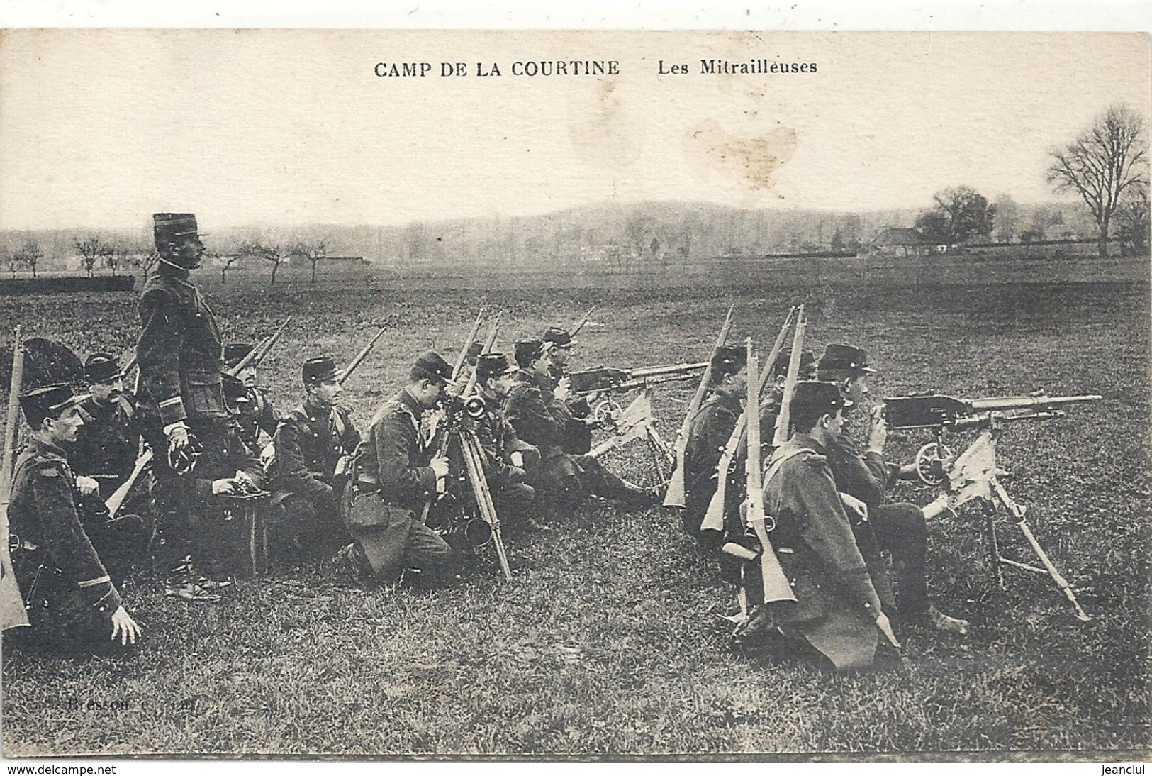 CAMP DE LA COURTINE . LES MITRAILLEUSES . CARTE TRES ANIMEE NON ECRITE - La Courtine