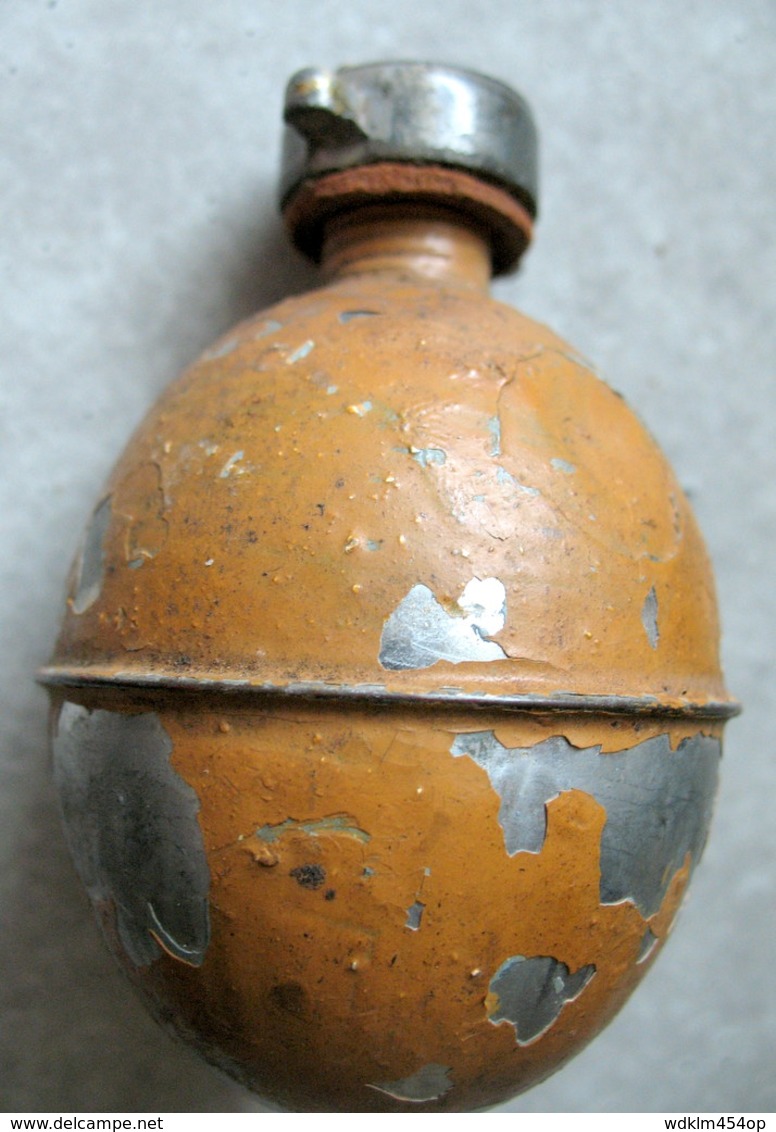 GRENADE à MAIN - OFFENSIVE Mle 1914/1918 . ALLUMEUR BILLANT  - Neutralisée Et L'ensemble Est En L'état  - Sans Danger ! - 1914-18