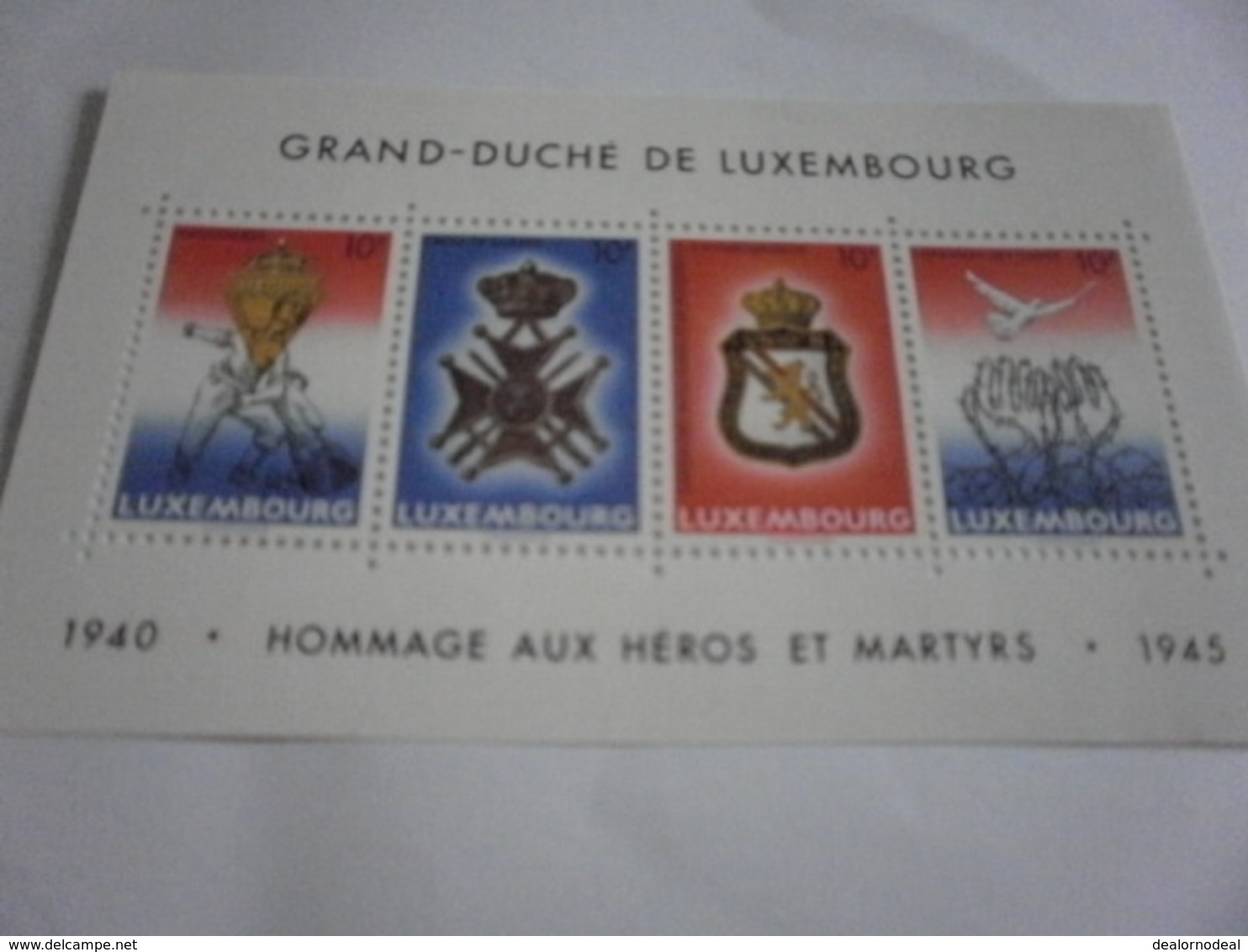 Miniature Sheet Perf  Homege To War Dead Grand-Duche De Luxembourg - Unused Stamps