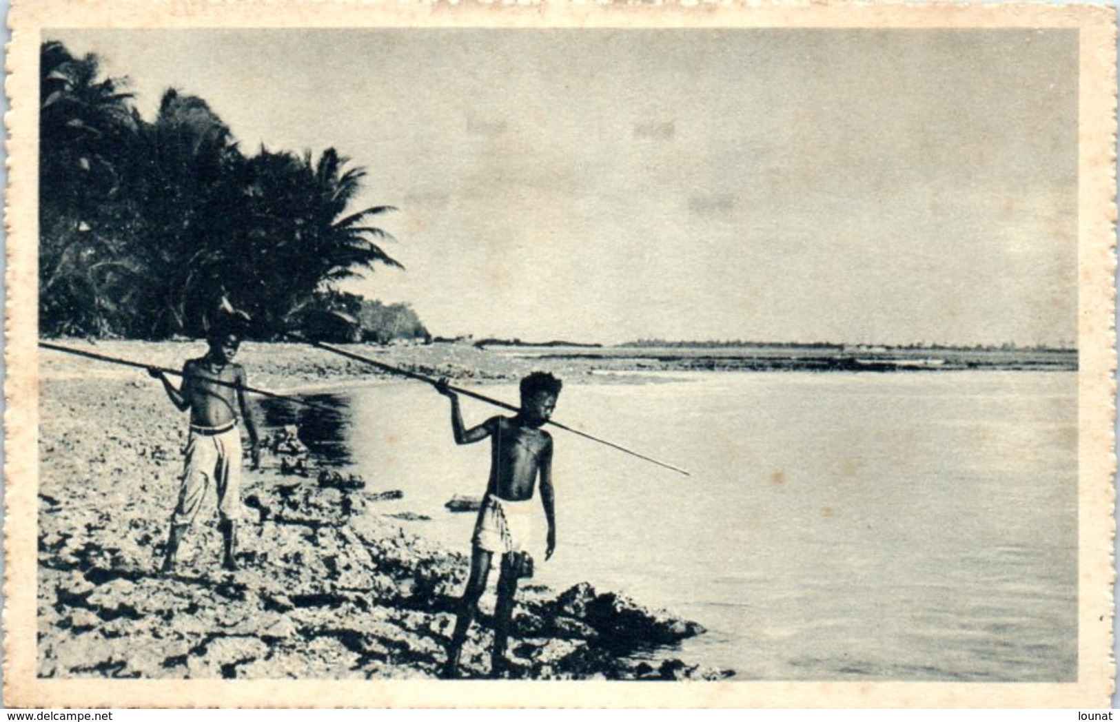 CAROLINES - Dressés Sur Le Récif De Corail - Pêche - Mikronesien