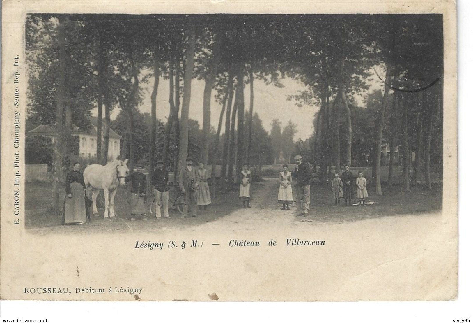 77 - LESIGNY - T.B. Vue Animée Et Peu Courante Du Château De Villarceau - Lesigny
