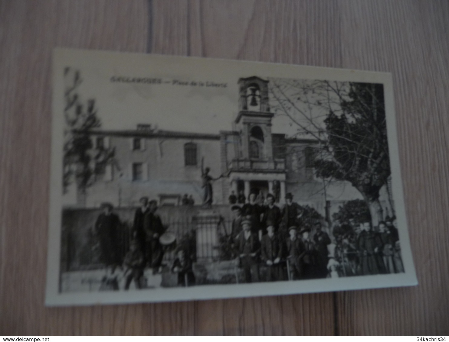 CPA 30 Gard Gallargues Place De La Liberté Tambour     BE - Gallargues-le-Montueux