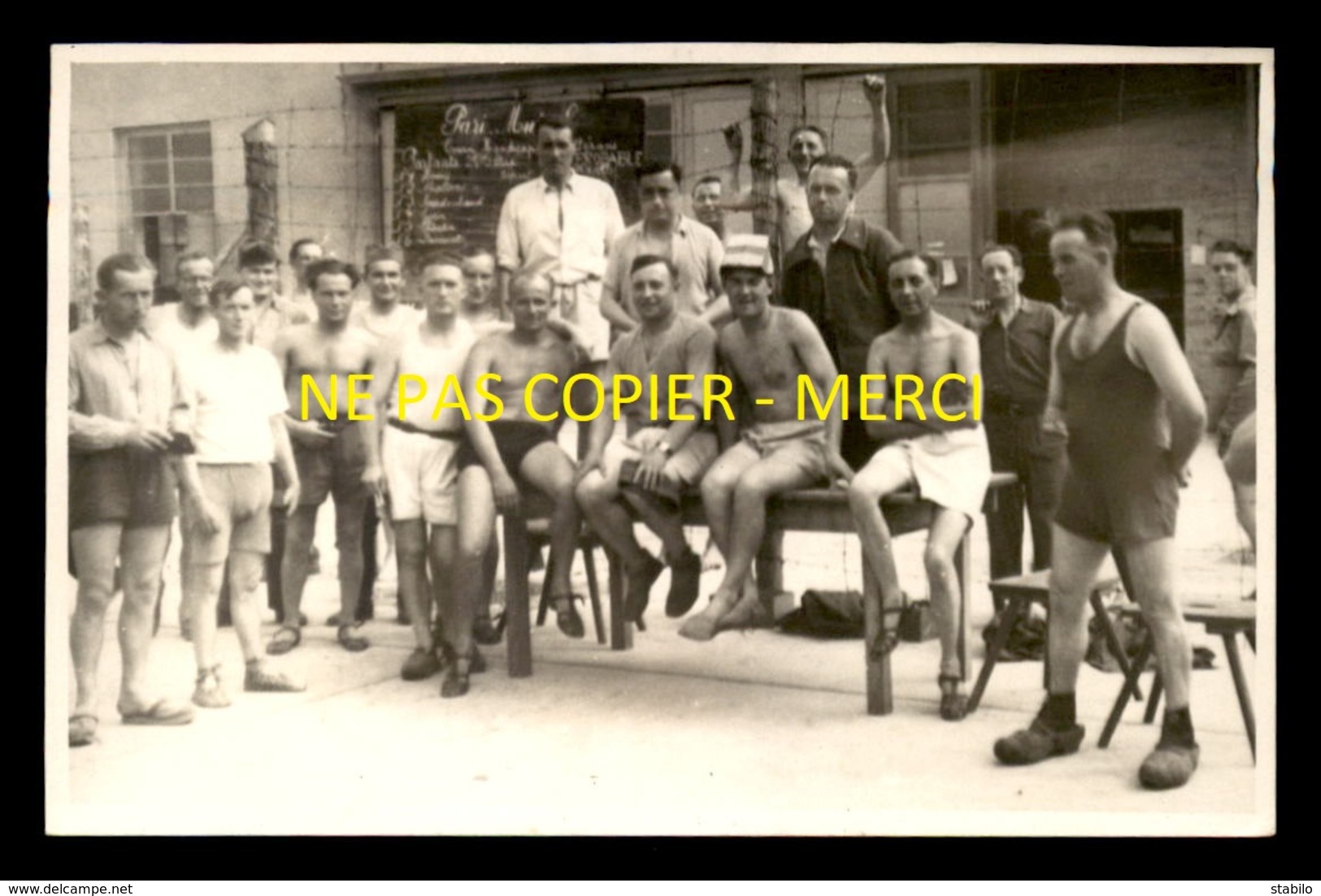 GUERRE 39/45 - LE STALAG II C - PARIS MUTUEL - LE CONTROLE D'ARRIVEE - CARTE PHOTO ORIGINALE - Weltkrieg 1939-45