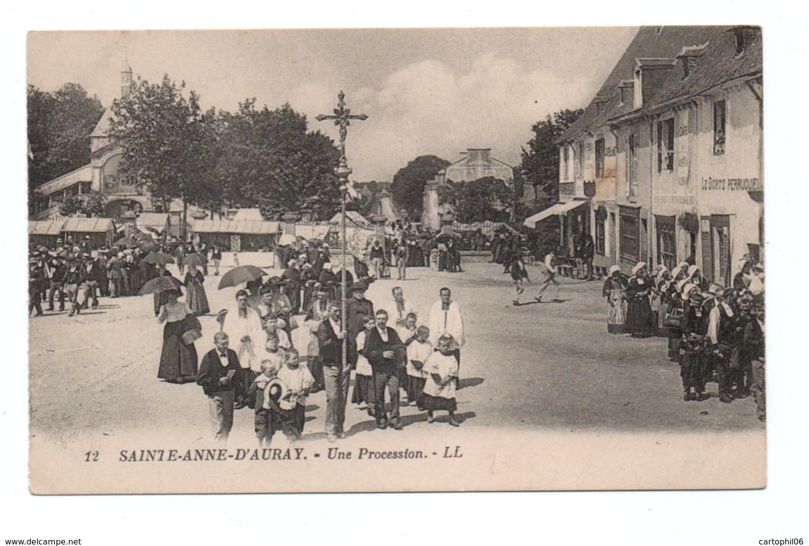 - CPA SAINTE-ANNE-D'AURAY (56) - Une Procession (belle Animation) - Editions Lévy N° 12 - - Sainte Anne D'Auray