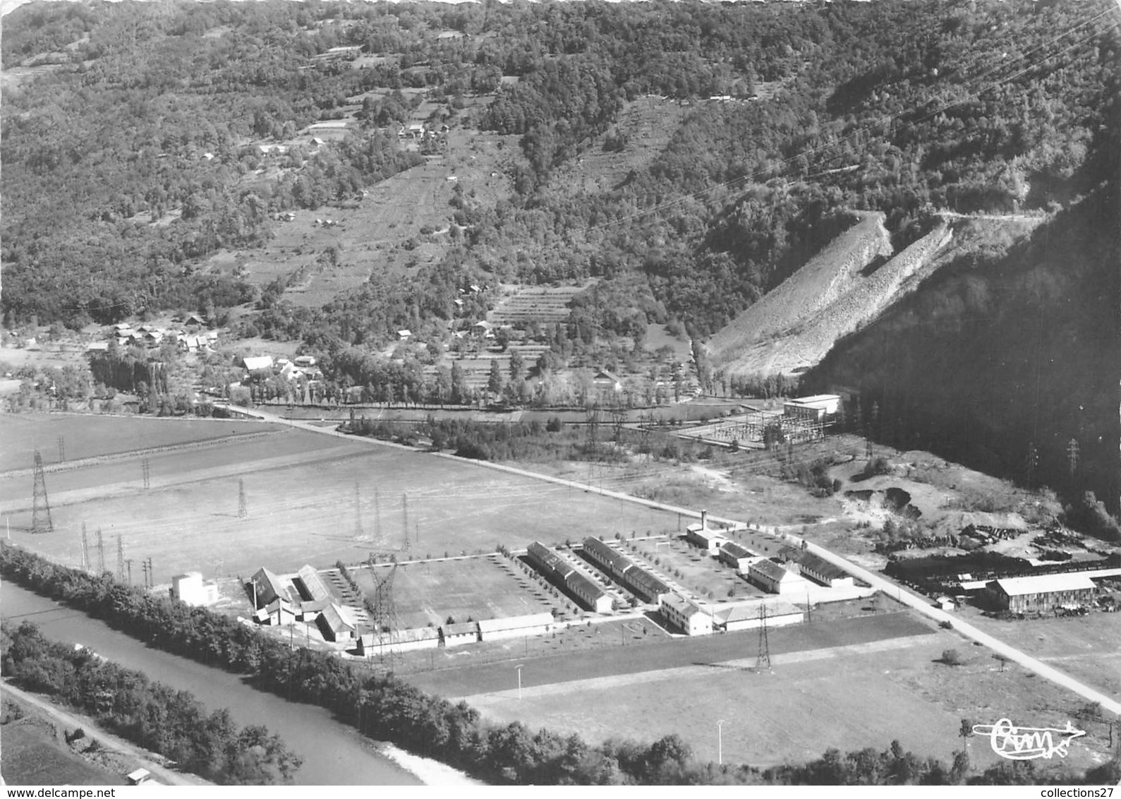 73-AIGUEBELLE- LA COLONIE DE VACANCES EDF VUE AERIENNE - Aiguebelle