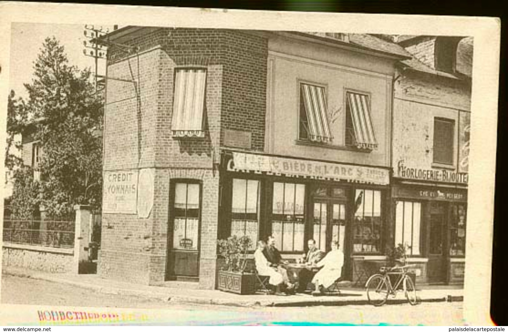 BOURGTHEROULDE LE CAFE       JLM - Bourgtheroulde