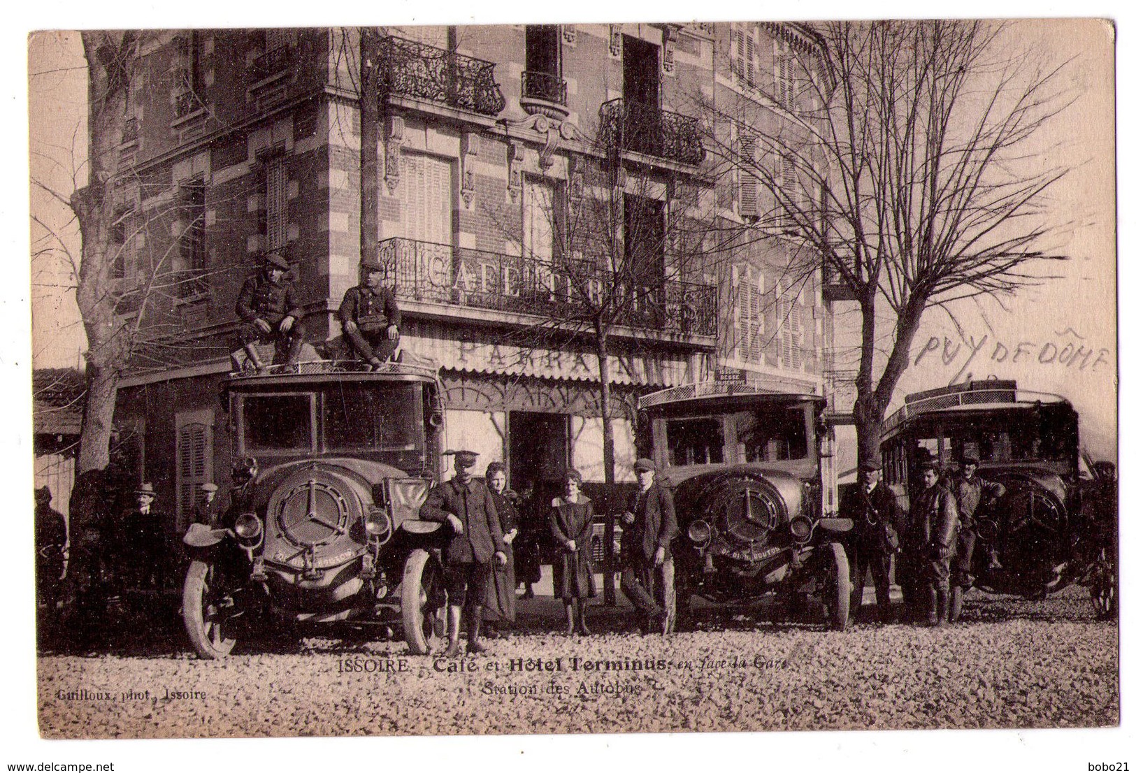 4677 -,Issoire ( 63 ) - Café-Hotel Terminus ( Face à La Gare ) - Station Des Autobus - Guilloux Phot. à Iss. - - Issoire