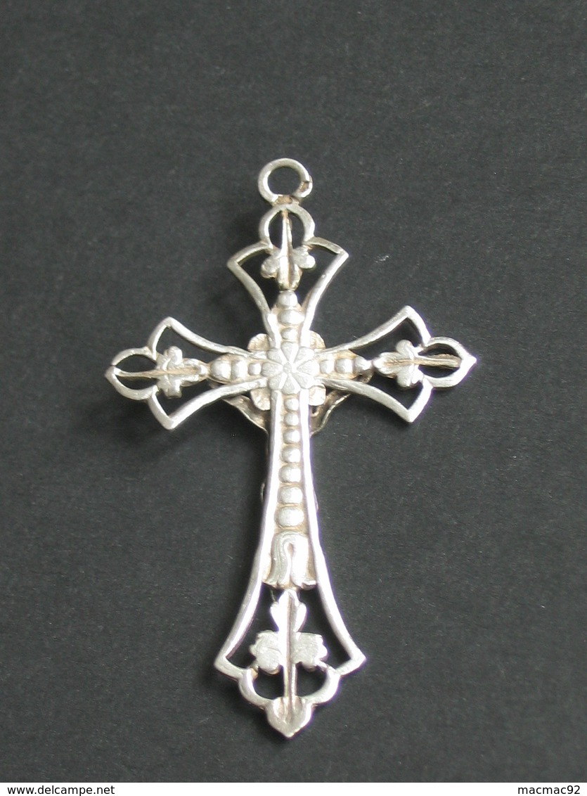 Très Belle Et Ancienne Croix Chrétienne  EN ARGENT    ***** EN ACHAT IMMEDIAT ***** - Religion & Esotérisme