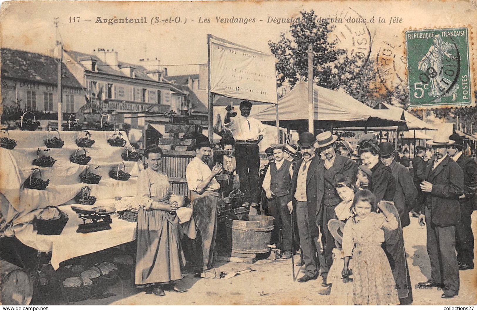 95-ARGENTEUIL- LES VENDANGES- DEGUSTATION DU VIN DOUX A LA FÊTE - Argenteuil