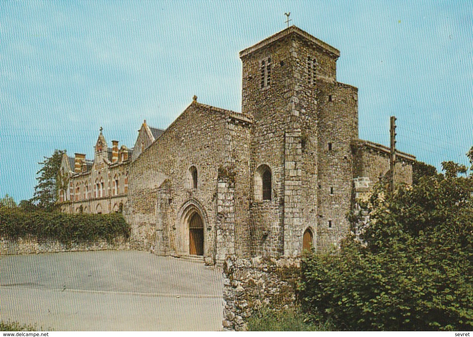 CERIZAY. - Chapelle Et Abbaye Du Monastère De N.D De Beauchêne.  CPM - Cerizay