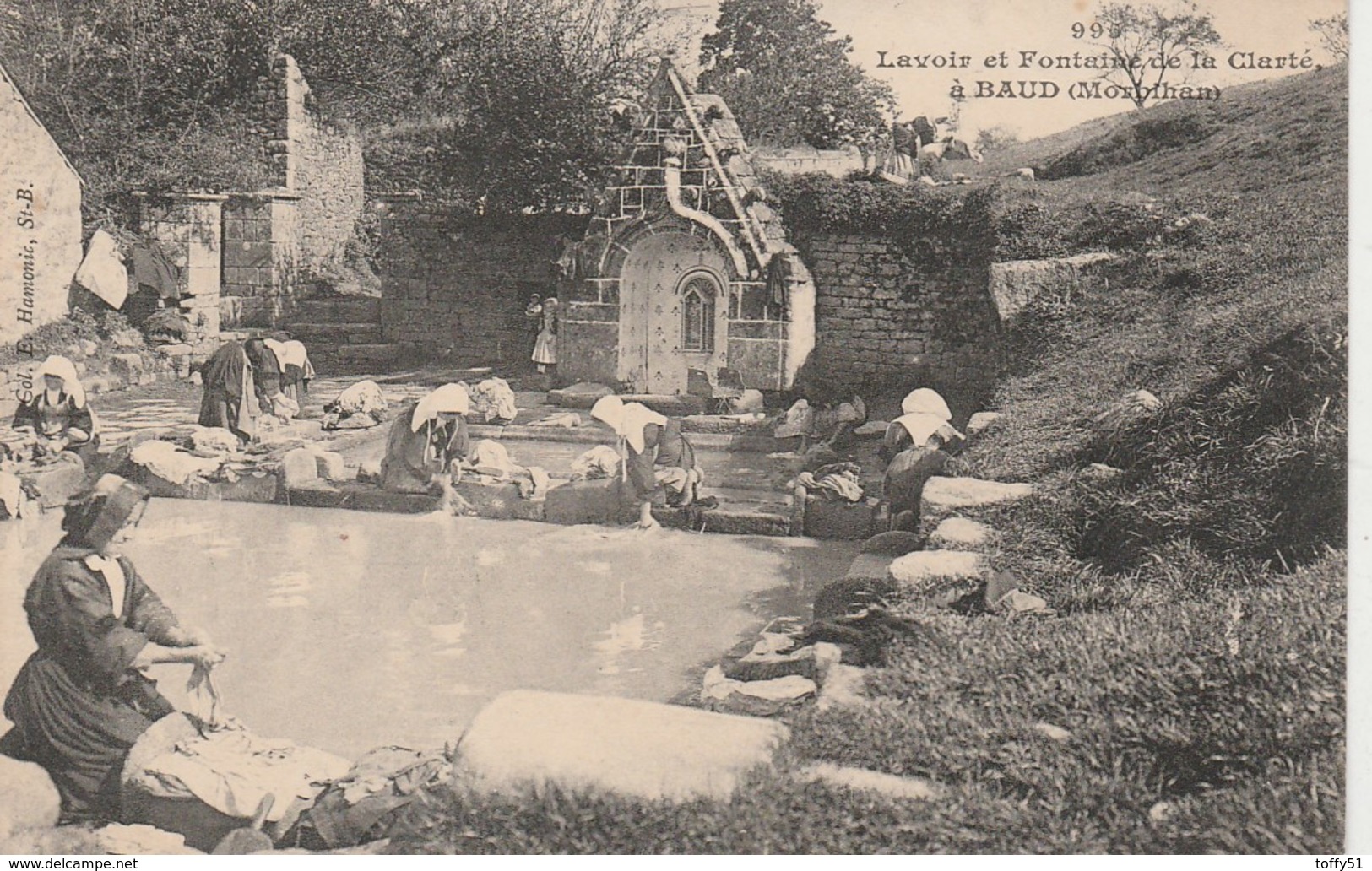 CPA:FEMME LESSIVE "LAVANDIÈRES" LAVOIR ET FONTAINE DE LA CLARTÉ BAUD (56)..ÉCRITE - Baud