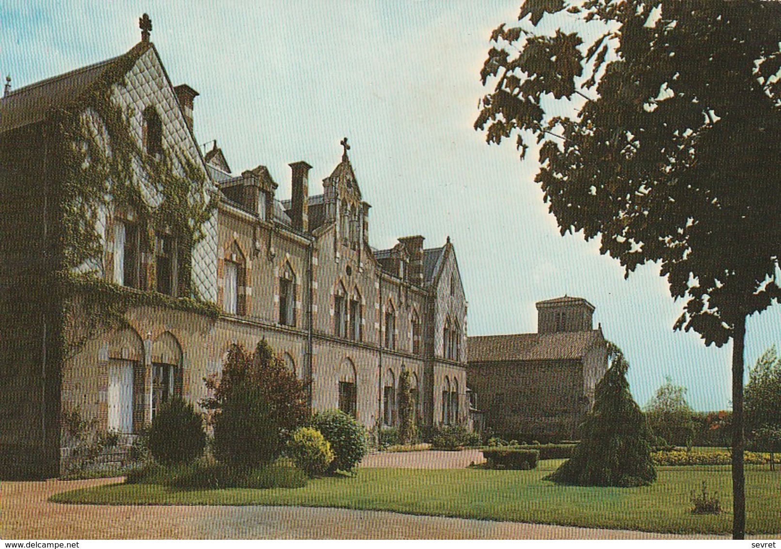 CERIZAY. - Sanctuaire  De N.D De Beauchêne. Façade De L'Abbaye.  CPM - Cerizay