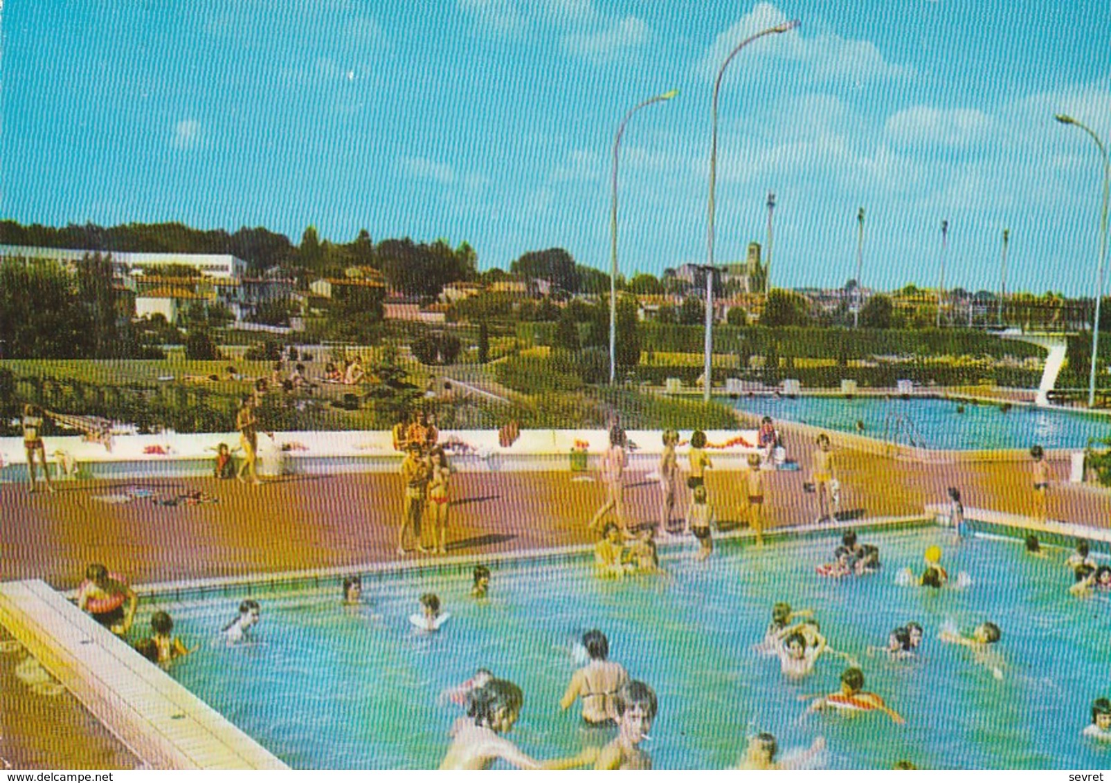 CERIZAY. - La Piscine. CPM - Cerizay