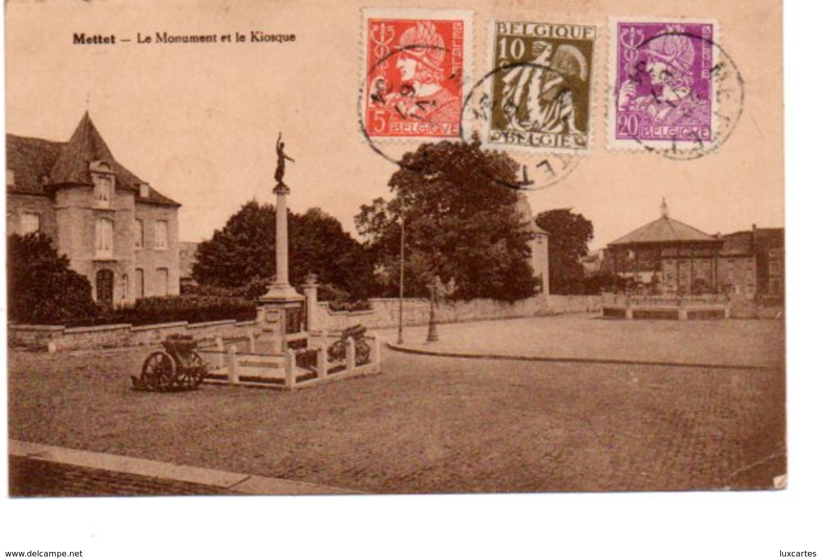 METTET. LE MONUMENT ET LE KIOSQUE. - Mettet